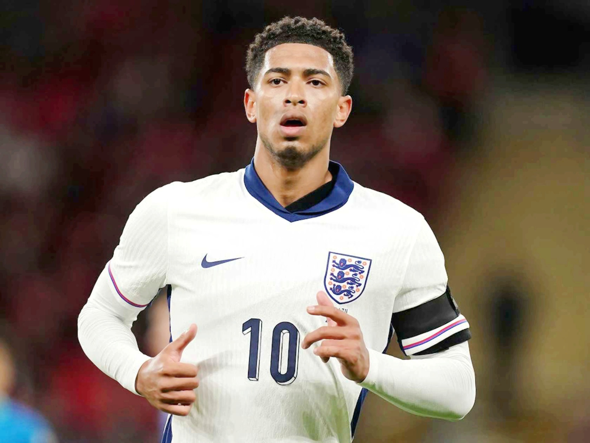 拜仁慕尼黑迎战里斯本竞技：欧冠小组赛终极对决（欧冠小组赛巅峰之战：拜仁慕尼黑对阵里斯本竞技）