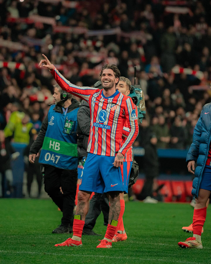 和解之后继续打替补？萨拉赫当“后手招”，是利物浦独具的优势（言和之后仍居替补？把萨拉赫当奇兵，正是利物浦的独门优势）