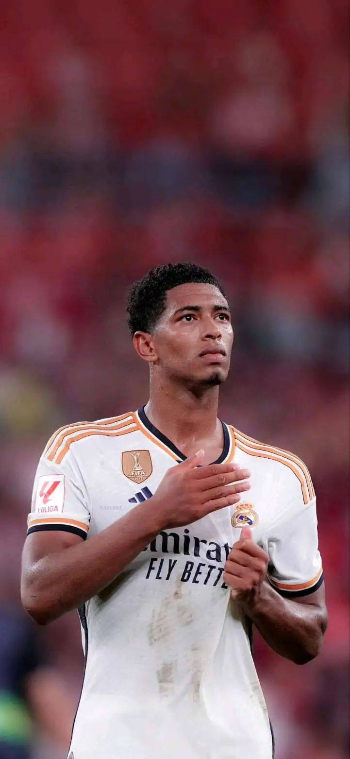 足球中超球队官宣签下韩国国脚（中超球队正式宣布韩国国脚加盟）