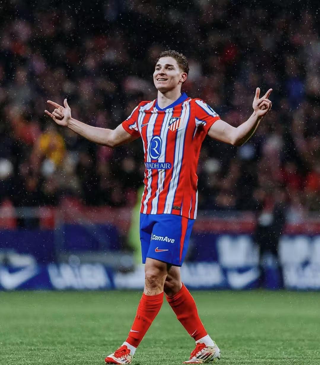 西甲：巴萨客场2-2战平塞维利亚（西甲：巴萨客场与塞维利亚2-2握手言和）