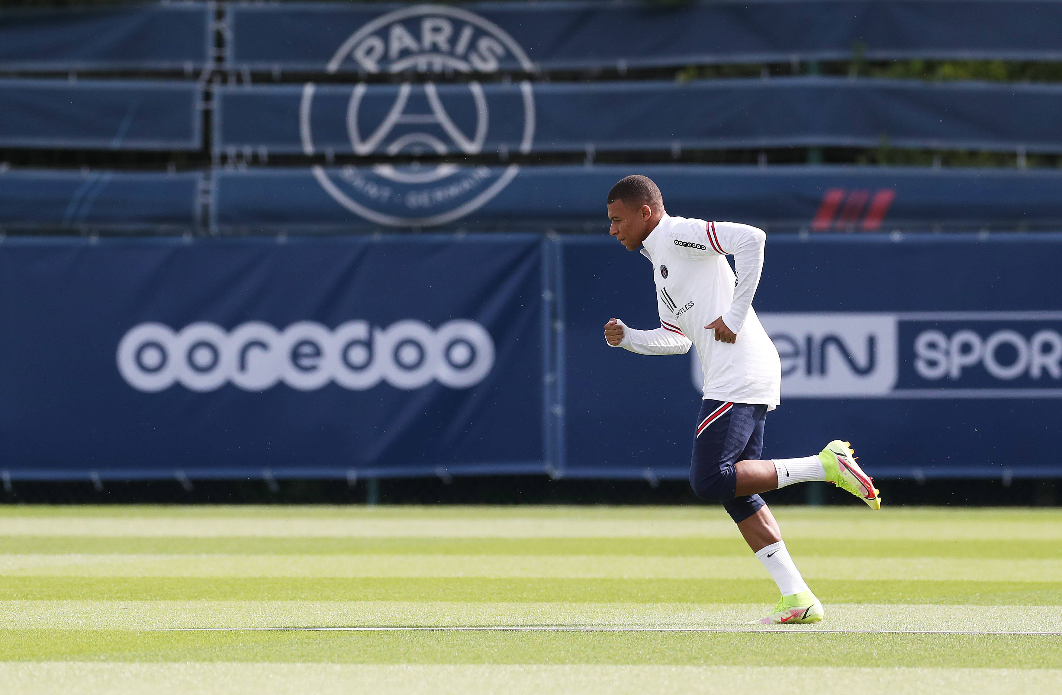 半场梅开二度，埃文-弗格森生涯首次在欧战中取得进球（埃文-弗格森上半场梅开二度，职业生涯欧战首球诞生）