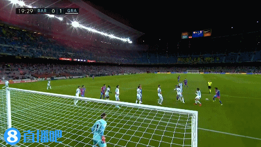 马内：我从未见过像菲尔米诺这样的球员，他太出色了（马内盛赞菲尔米诺：前所未见的球员，太出色了）