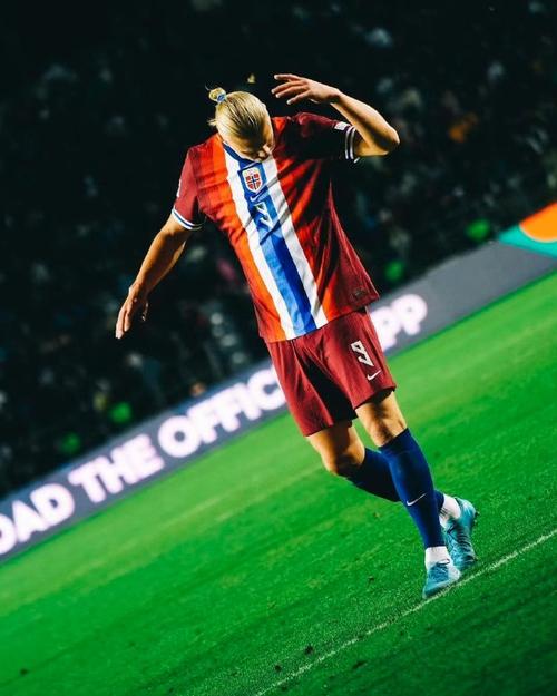 土耳其11月世预赛大名单：恰20领衔，詹-乌尊、厄泽尔缺席（土耳其公布11月世预赛名单：恰尔汗奥卢压阵，詹-乌尊与厄泽尔无缘）