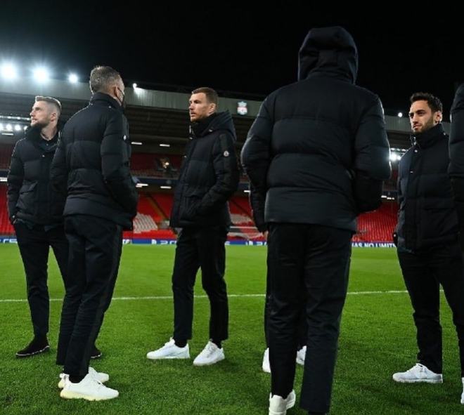 西甲第19轮：姆巴佩2射1传阿诺德助攻+伤退 皇马3-0毕巴距榜首1分（西甲第19轮：姆巴佩梅开二度外加助攻 阿诺德助攻后伤退 皇马3-0毕巴距榜首仅差1分）