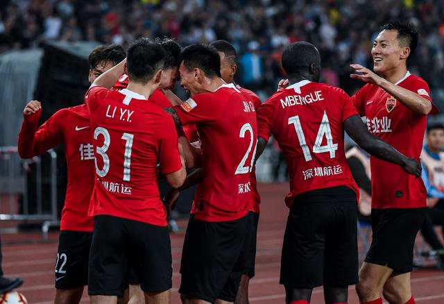 帕潘夸赞吉鲁：他不仅能进球还能防守，甚至还能客串门将（帕潘盛赞吉鲁：能进能防，还能客串门将）