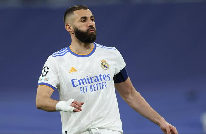 2025／26赛季英超：纽卡斯尔联4-1完胜埃弗顿，打破客场不胜魔咒（2025／26英超：纽卡斯尔联4比1击败埃弗顿，客场不胜纪录作古）